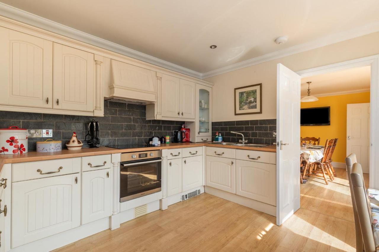 Sunningdale - Beach Side Cottage, Sea Views, Parking Saundersfoot Luaran gambar